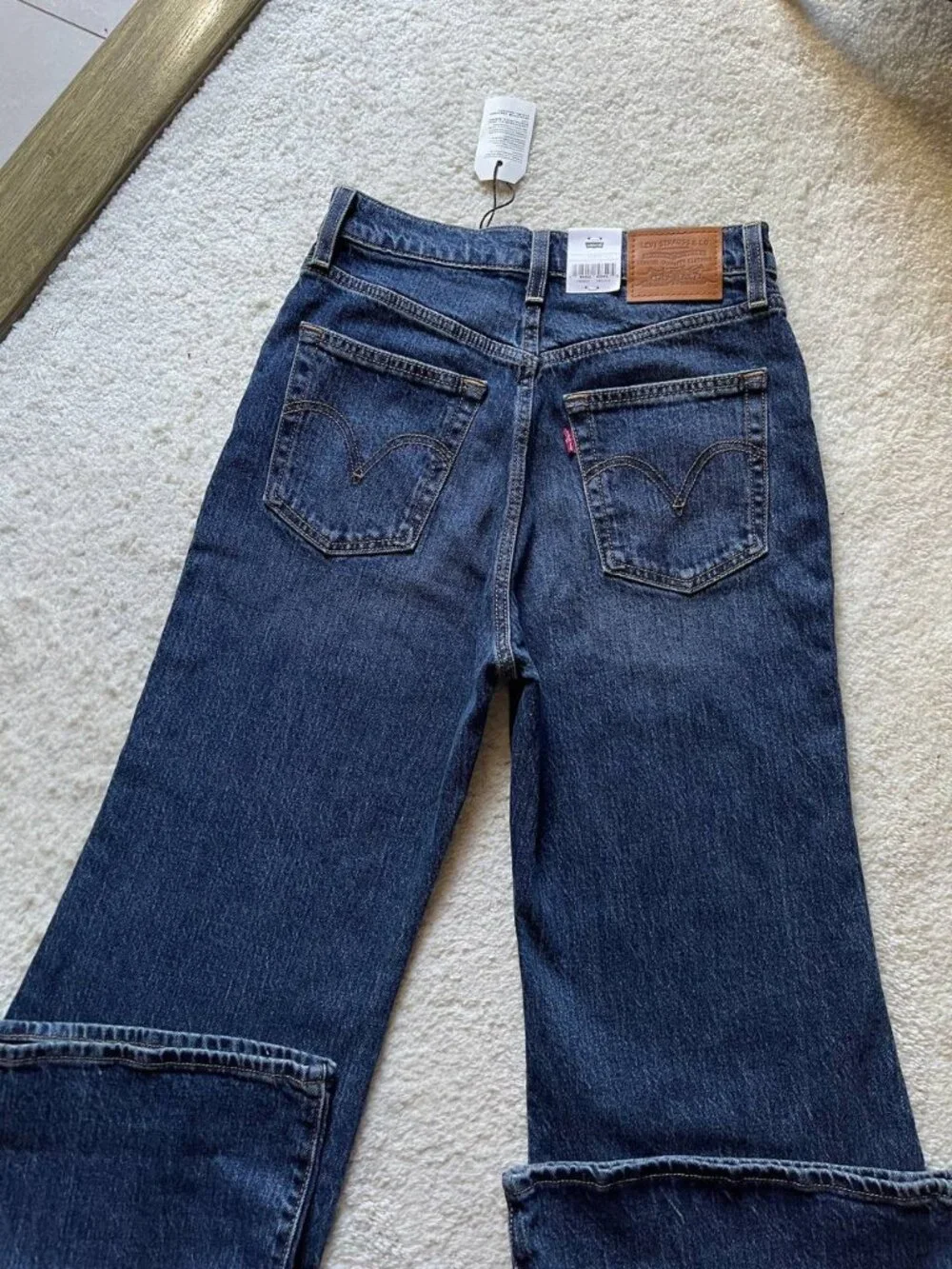 NWT Levi’s Premium Ribcage Bell High Rise Women’s Jeans Size 27/30 - Picture 6 of 13